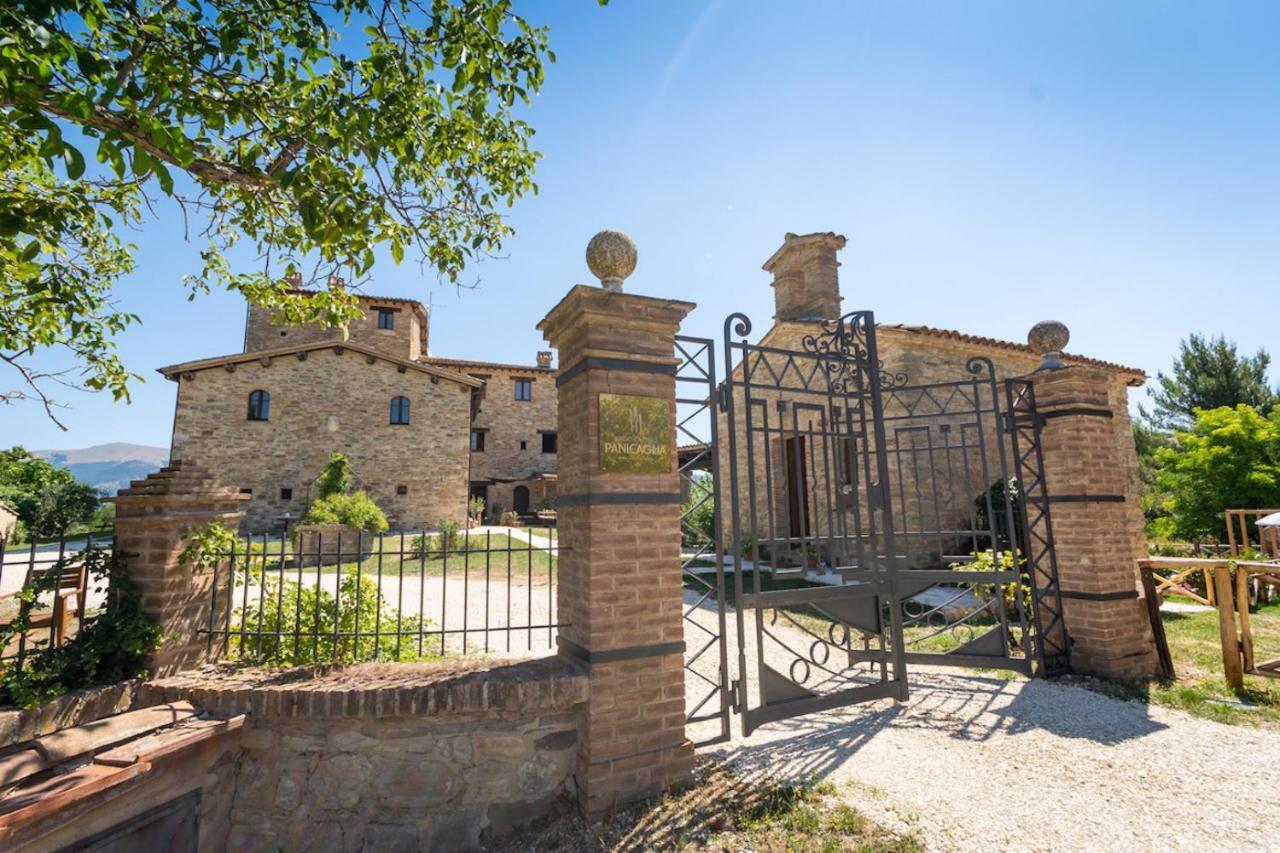 Отель Borgo Castello Panicaglia Ночера-Умбра Экстерьер фото